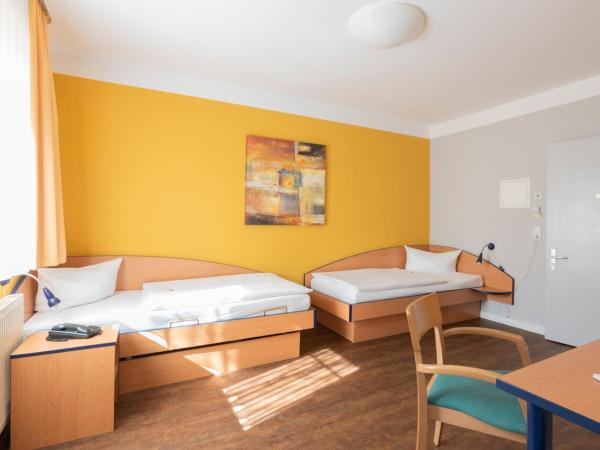 Hotel Mit-Mensch : photo 2 de la chambre chambre lits jumeaux avec douche 