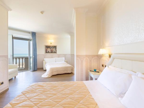 Hotel Baia Imperiale : photo 1 de la chambre suite junior - vue sur mer