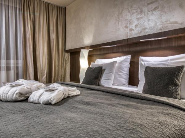 Volcano Spa Hotel : photo 7 de la chambre chambre quadruple de luxe avec accès gratuit au centre de bien-Être et à la salle de sport