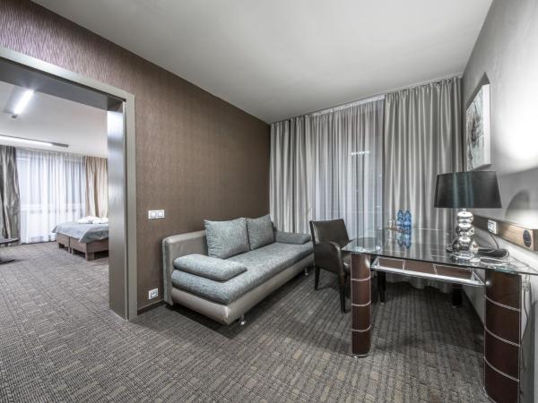 Volcano Spa Hotel : photo 2 de la chambre chambre quadruple de luxe avec accès gratuit au centre de bien-Être et à la salle de sport