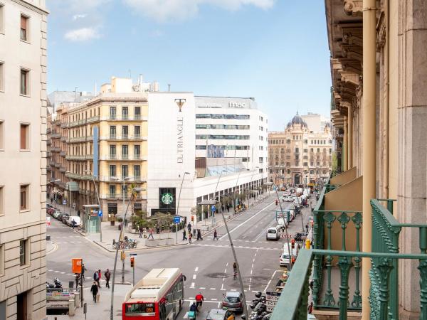 Hotel Lleó : photo 3 de la chambre chambre double ou lits jumeaux avec balcon