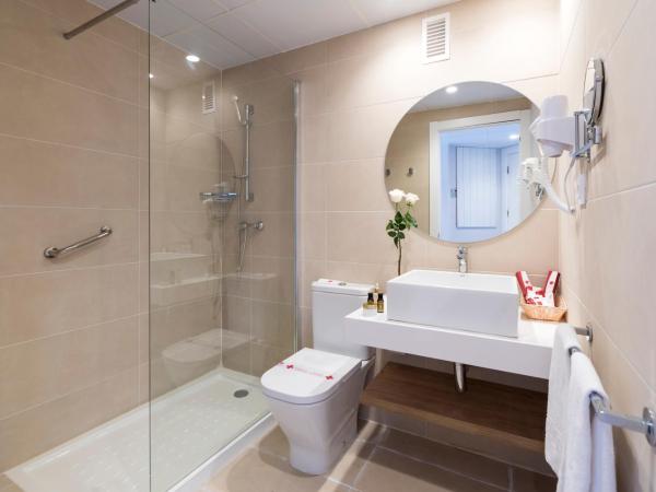 Apartamentos Guitart : photo 3 de la chambre chambre double deluxe avec balcon - vue sur mer