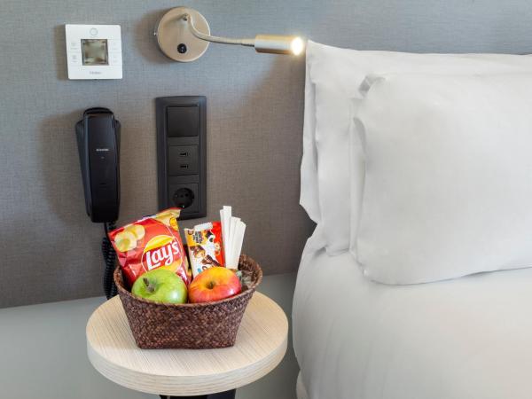 B&B HOTEL Alicante : photo 8 de la chambre chambre double supérieure