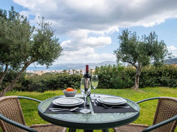 Palatia Village Hotel Apartments : photo 3 de la chambre studio supérieur double ou lits jumeaux