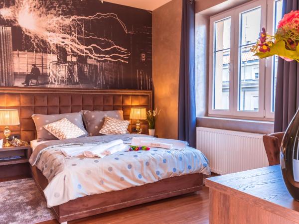 Seven Stories Rooms, 4th Floor, no elevator : photo 2 de la chambre chambre double deluxe avec balcon