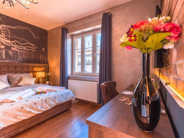 Seven Stories Rooms, 4th Floor, no elevator : photo 3 de la chambre chambre double deluxe avec balcon