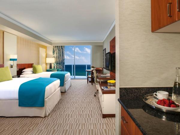 Trump International Beach Resort - Sunny Isles Beach : photo 2 de la chambre chambre de luxe avec 2 lits queen-size - vue sur océan