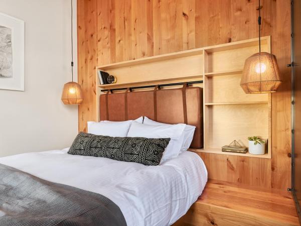 Kinship Landing : photo 4 de la chambre mountain queen balcony suite