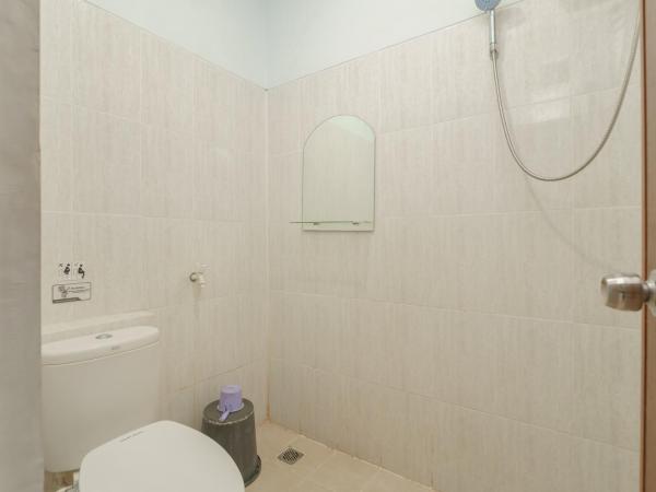 KoolKost Syariah near Kampus Utama Universitas Budi Luhur : photo 5 de la chambre chambre double standard