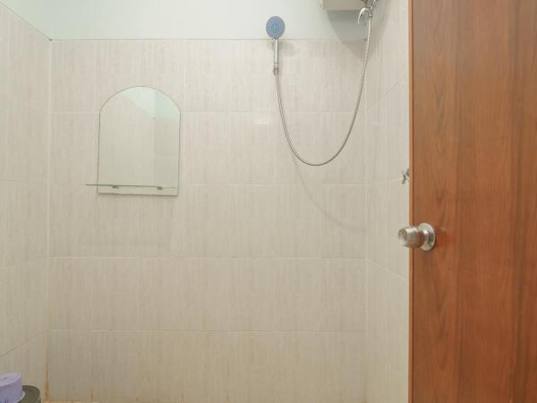 KoolKost Syariah near Kampus Utama Universitas Budi Luhur : photo 9 de la chambre chambre double standard