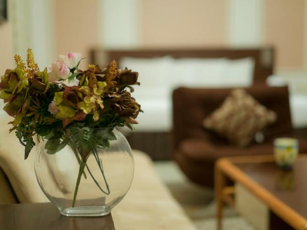 Al Ghubrah Plaza Hotel : photo 6 de la chambre suite deluxe