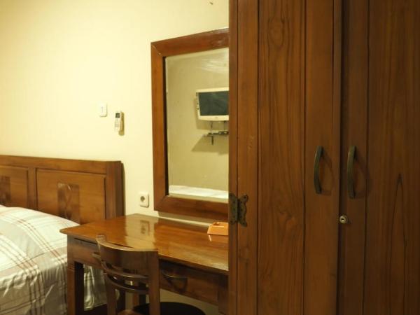 Rhiz Guest House Tebet : photo 2 de la chambre chambre double supérieure