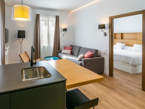 Aquitania Home Suites : photo 2 de la chambre penthouse