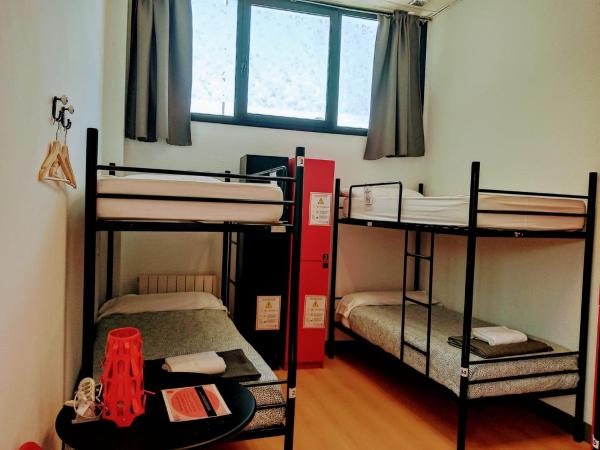 Bilbao Akelarre Hostel : photo 1 de la chambre lit dans dortoir mixte de 6 lits