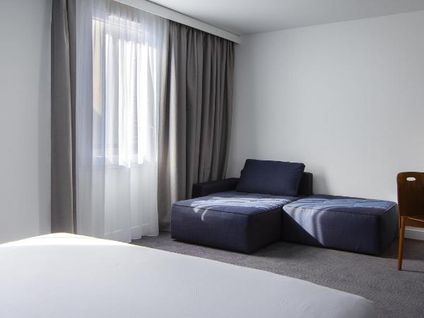 Holiday Inn Express - Le Havre Centre : photo 9 de la chambre chambre lit queen-size avec douche accessible en fauteuil roulant
