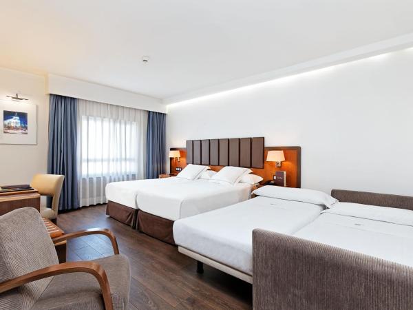 Claridge Madrid : photo 3 de la chambre chambre quadruple