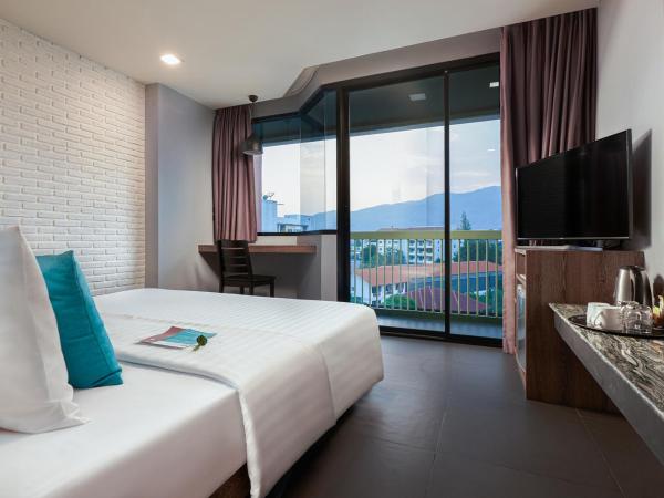 Cross Vibe Chiang Mai Decem Nimman Hotel - formerly X2 Vibe Chiang Mai Decem - SHA Extra Plus : photo 1 de la chambre hébergement de luxe - vue sur montagne