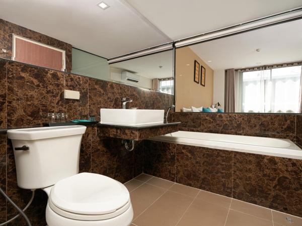 Cross Vibe Chiang Mai Decem Nimman Hotel - formerly X2 Vibe Chiang Mai Decem - SHA Extra Plus : photo 6 de la chambre suite 1 chambre avec baignoire