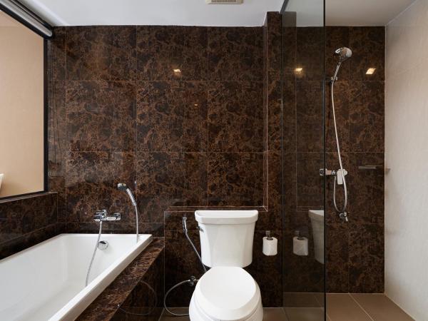 Cross Vibe Chiang Mai Decem Nimman Hotel - formerly X2 Vibe Chiang Mai Decem - SHA Extra Plus : photo 6 de la chambre suite d'angle familiale triple