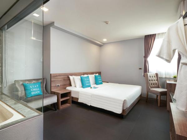 Cross Vibe Chiang Mai Decem Nimman Hotel - formerly X2 Vibe Chiang Mai Decem - SHA Extra Plus : photo 4 de la chambre suite familiale 2 chambres - vue sur montagne