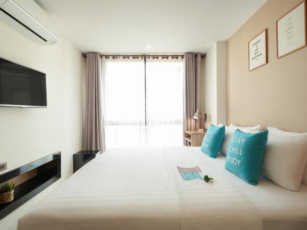 Cross Vibe Chiang Mai Decem Nimman Hotel - formerly X2 Vibe Chiang Mai Decem - SHA Extra Plus : photo 2 de la chambre suite 1 chambre avec baignoire