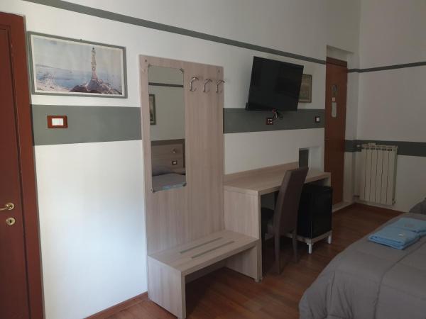 Albergo Astro : photo 5 de la chambre chambre double ou lits jumeaux
