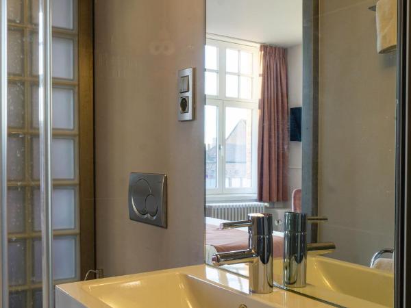 B&B Contrast : photo 4 de la chambre chambre double - vue sur canal