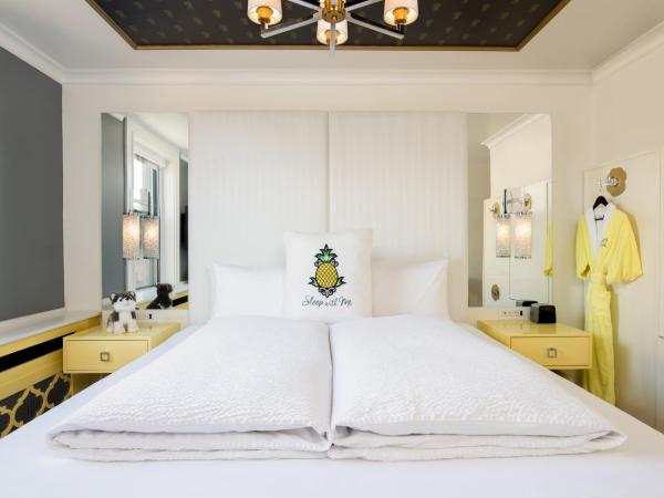 Staypineapple, A Delightful Hotel, South End : photo 4 de la chambre chambre lit king-size deluxe