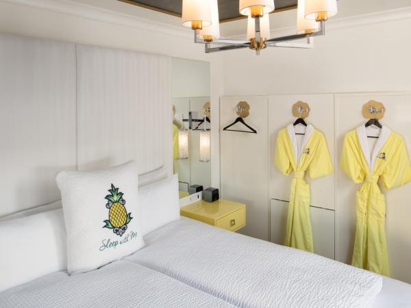 Staypineapple, A Delightful Hotel, South End : photo 9 de la chambre chambre d'angle lit king-size