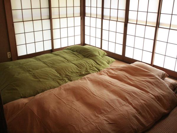 88 House Hiroshima : photo 2 de la chambre chambre de style japonais avec salle de bains commune