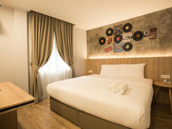 HOTEL CIQ, JALAN TRUS : photo 4 de la chambre chambre lit king-size