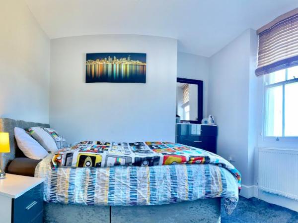 Camden Guest House Super king or Double Bedroom : photo 1 de la chambre chambre double standard