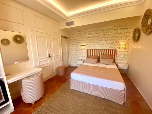 La Bastide Du Port - Hôtel de Charme : photo 1 de la chambre chambre prestige - vue sur mer