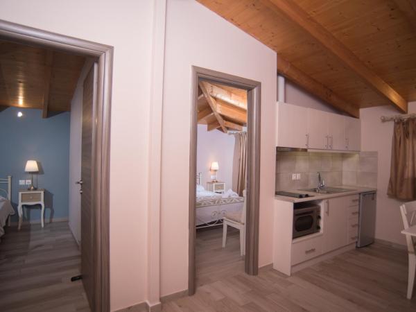 Studios Artemis : photo 1 de la chambre chambre familiale supérieure