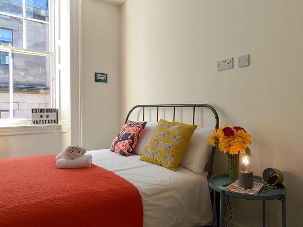 Haystack Hostel : photo 2 de la chambre chambre double avec salle de bains commune