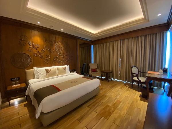 Seven Seas Hotel : photo 4 de la chambre chambre lit king-size
