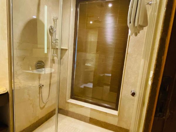 Seven Seas Hotel : photo 8 de la chambre chambre deluxe double ou lits jumeaux
