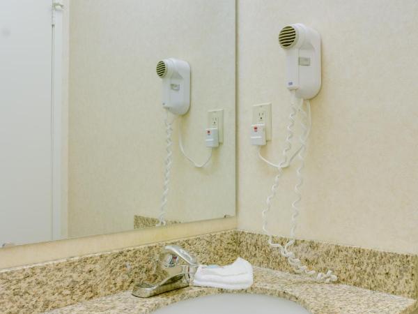 Travelodge by Wyndham San Francisco Bay : photo 3 de la chambre chambre lit queen-size - non-fumeurs