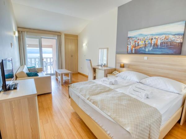 Hotel Villa MiraMar : photo 1 de la chambre chambre double deluxe avec balcon - vue sur mer