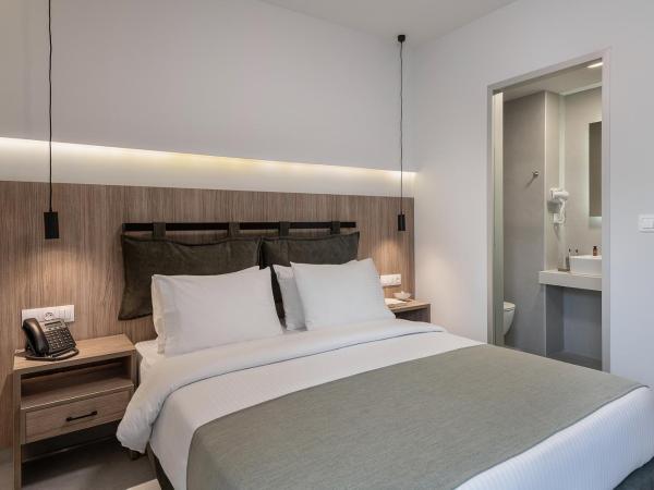 Morum City Hotel Chania : photo 2 de la chambre chambre double avec balcon