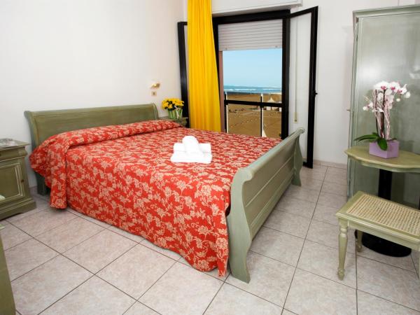Hotel Baia : photo 1 de la chambre chambre double ou lits jumeaux Économique