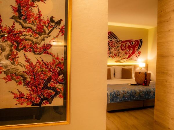 Sino House Phuket Hotel - SHA Plus : photo 8 de la chambre suite