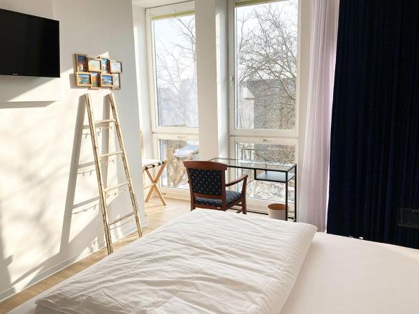 Kangarooms - Schlachte Weserpromenade : photo 6 de la chambre chambre double - vue sur promenade