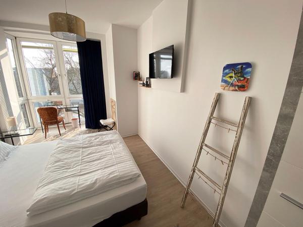 Kangarooms - Schlachte Weserpromenade : photo 4 de la chambre chambre double - vue sur promenade