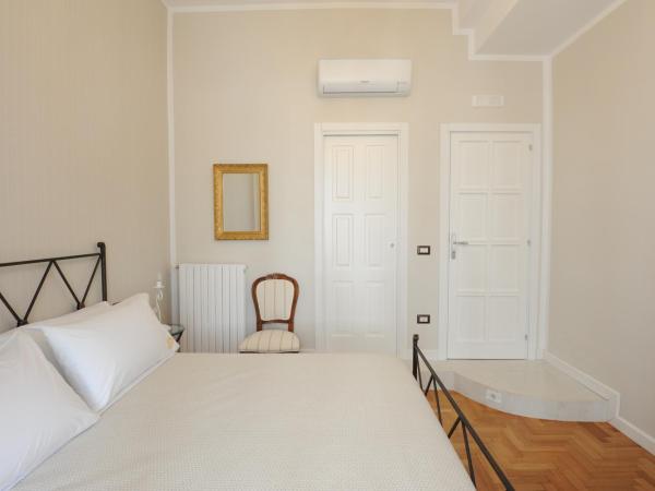 Residenza Borbonica : photo 7 de la chambre chambre double deluxe avec balcon