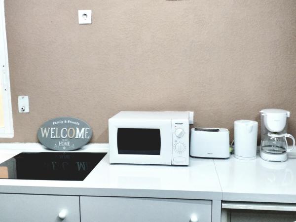 COLLECTION CITY - Bed & Breakfast, Alicante Center I Cocina & Amplia Terraza - Jardín : photo 10 de la chambre chambre triple avec salle de bains privative séparée