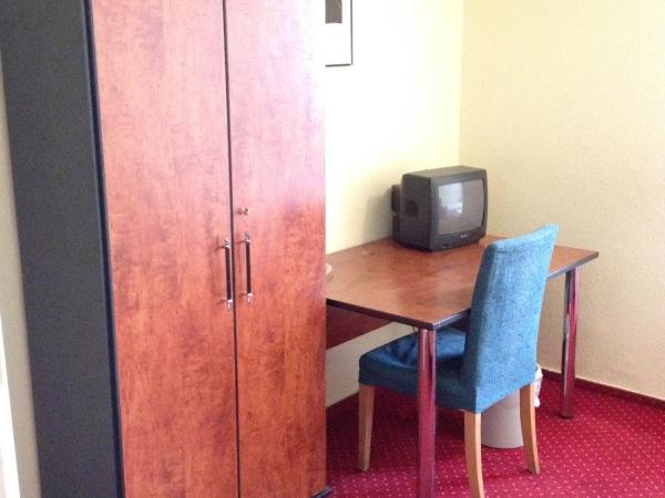 Domo Hotel Mondial : photo 8 de la chambre chambre quadruple