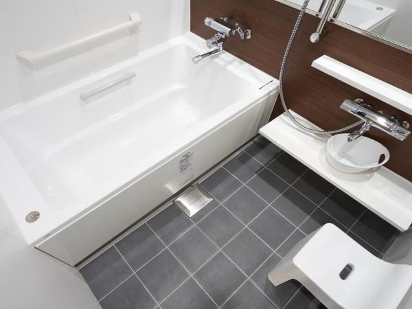 Holiday Inn & Suites Shin Osaka, an IHG Hotel : photo 4 de la chambre suite lit king-size - vue sur ville