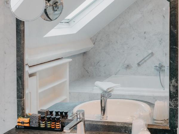 Hotel Manos Premier : photo 8 de la chambre chambre deluxe double ou lits jumeaux