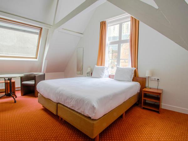 Ambassador City Centre Hotel : photo 2 de la chambre chambre classique - vue sur Église